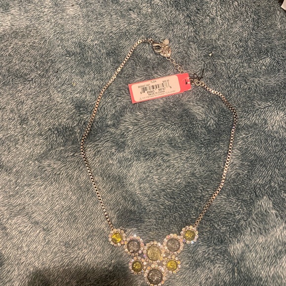 NWT BETSEY JOHNSON Glittery Stone Necklace - Picture 2 of 4